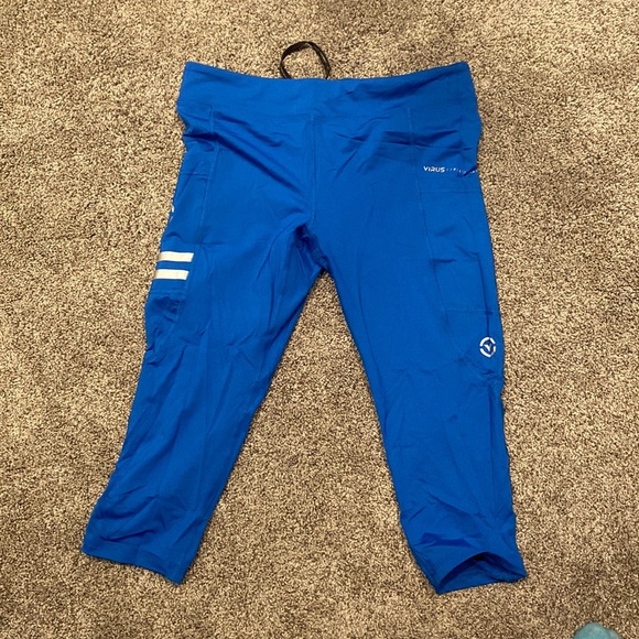 Virus performance tights. 3/4 length crop - Picture 1 of 2